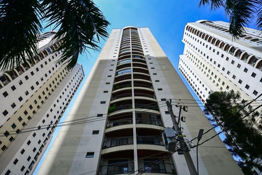 Fachada de apartamento à venda com 3 quartos, 110m² em Chácara Agrindus, Taboão da Serra