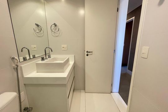 Banheiro 1 de apartamento à venda com 4 quartos, 171m² em Jardim Arpoador, São Paulo
