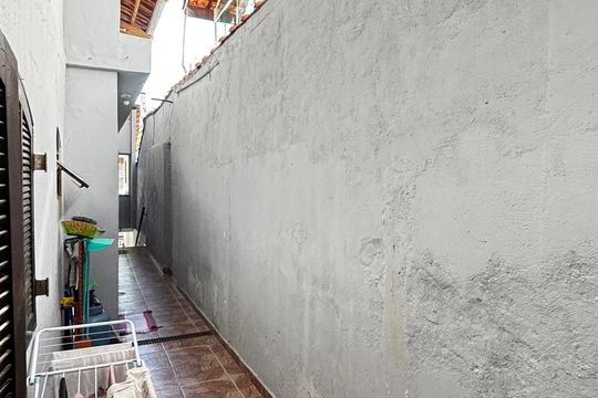 Corredor de casa à venda com 2 quartos, 175m² em Jardim Santo André, Santo André