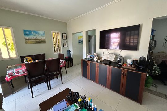 Sala de casa à venda com 4 quartos, 181m² em Vila Valqueire, Rio de Janeiro