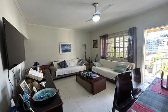 Sala de casa à venda com 4 quartos, 181m² em Vila Valqueire, Rio de Janeiro