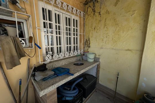 Área comum de casa à venda com 4 quartos, 181m² em Vila Valqueire, Rio de Janeiro