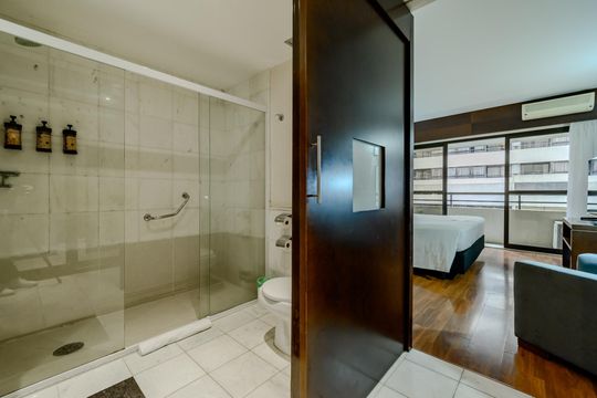 Banheiro de apartamento à venda com 1 quarto, 64m² em Paraíso, São Paulo