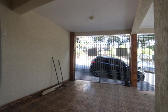 Garagem de casa para alugar com 3 quartos, 150m² em Parque São Lucas, São Paulo