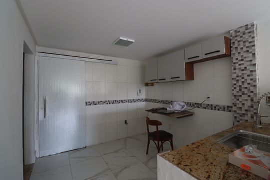 Cozinha de casa para alugar com 3 quartos, 110m² em São Cristóvão, Salvador