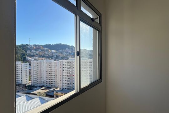 Quarto 1 de apartamento para alugar com 2 quartos, 60m² em Santa Catarina, Juiz de Fora