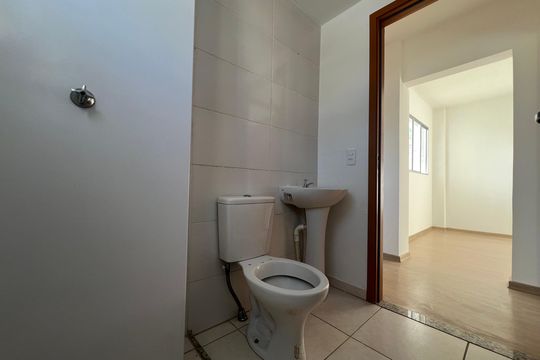 Banheiro de apartamento para alugar com 2 quartos, 60m² em Santa Catarina, Juiz de Fora