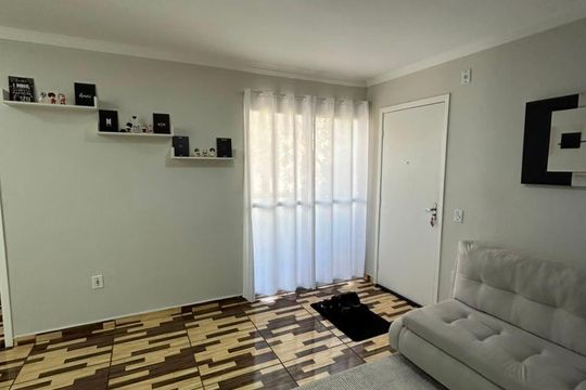 Sala de apartamento à venda com 2 quartos, 50m² em Jardim Alzira Franco, Santo André