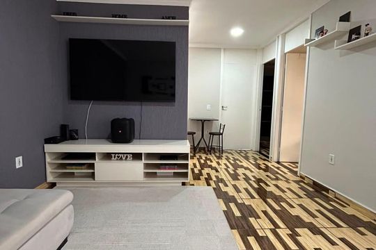 Sala de apartamento à venda com 2 quartos, 50m² em Jardim Alzira Franco, Santo André