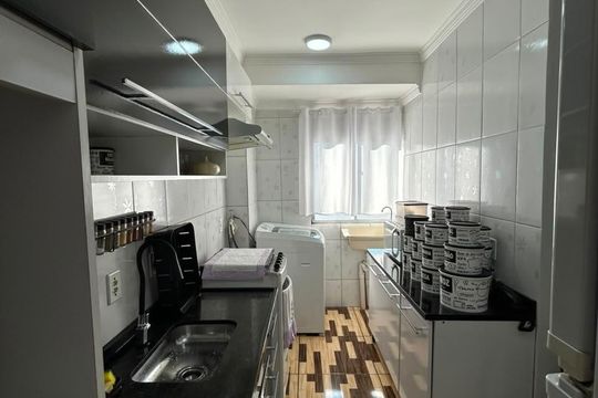 Cozinha de apartamento à venda com 2 quartos, 50m² em Jardim Alzira Franco, Santo André