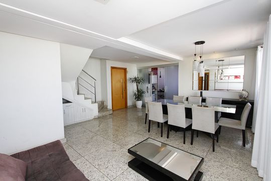 Apartamento para alugar com 4 quartos, 276m² em Padre Eustáquio, Belo Horizonte