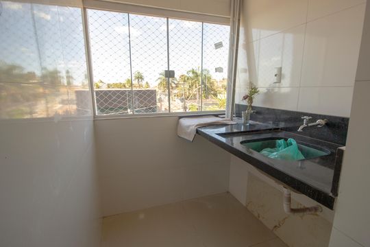 Apartamento para alugar com 2 quartos, 73m² em Setor Habitacional Arniqueira, Brasília