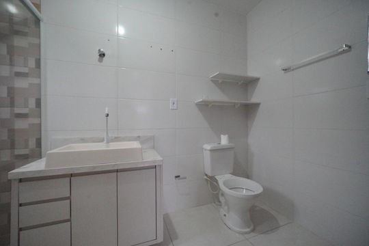 Banheiro da Suíte de apartamento para alugar com 3 quartos, 115m² em Ingleses do Rio Vermelho, Florianópolis