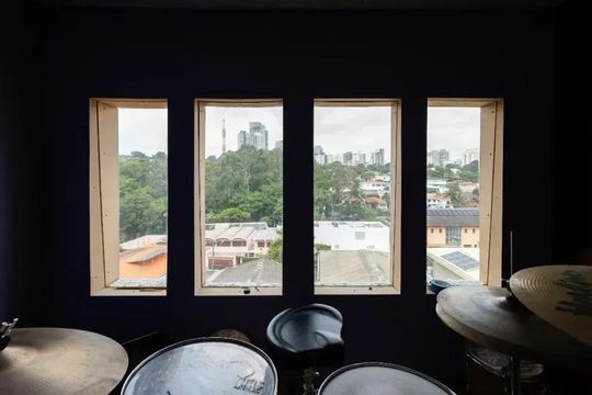Vista de casa à venda com 5 quartos, 256m² em Vila Madalena, São Paulo