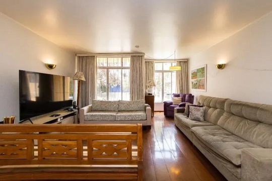 Sala de casa à venda com 5 quartos, 256m² em Vila Madalena, São Paulo