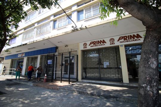 Fachada e portaria de apartamento para alugar com 2 quartos, 72m² em Vicente de Carvalho, Rio de Janeiro