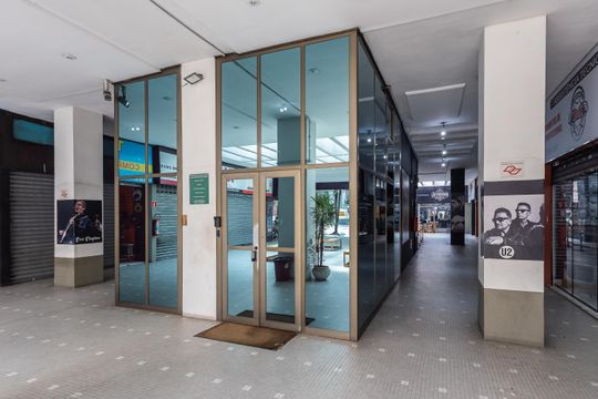 Entrada de apartamento à venda com 3 quartos, 108m² em Pinheiros, São Paulo