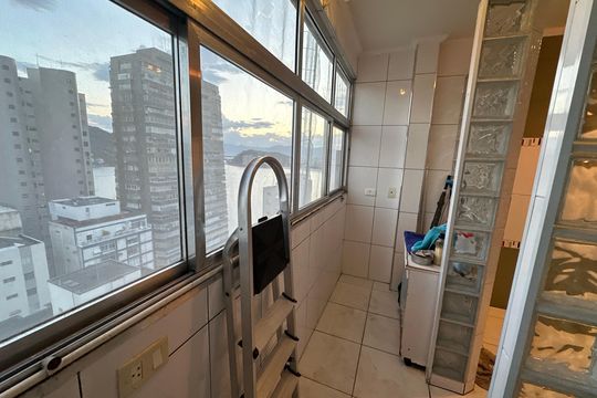 Cozinha e Área de Serviço de apartamento para alugar com 2 quartos, 72m² em Itararé, São Vicente