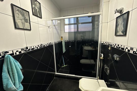 Banheiro 1 de apartamento para alugar com 2 quartos, 72m² em Itararé, São Vicente