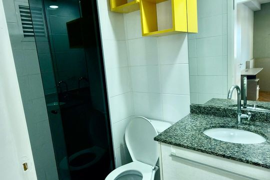 Banheiro de apartamento à venda com 2 quartos, 66m² em Centro, Diadema
