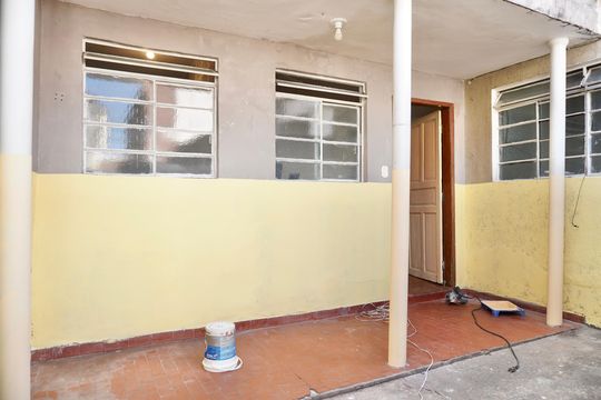 Área externa de kitnet/studio para alugar com 1 quarto, 50m² em Sagrada Família, Belo Horizonte