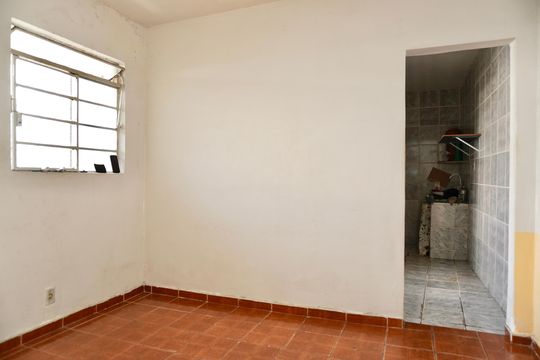 Sala  de kitnet/studio para alugar com 1 quarto, 50m² em Sagrada Família, Belo Horizonte