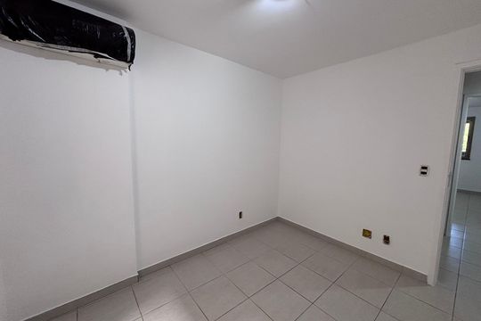 Quarto 3 de apartamento para alugar com 4 quartos, 123m² em Recreio dos Bandeirantes, Rio de Janeiro