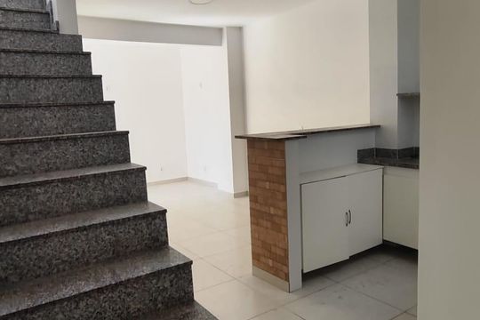 Cozinha de kitnet/studio para alugar com 1 quarto, 61m² em Ramos, Rio de Janeiro
