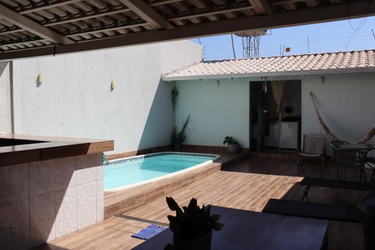 Casa à venda com 3 quartos, 279m² em Jardim América, Goiânia