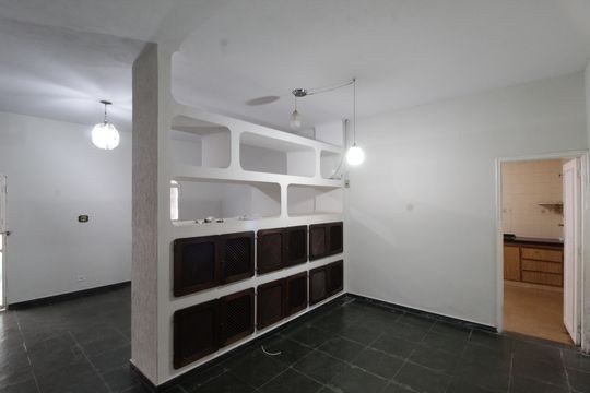Casa para alugar com 6 quartos, 380m² em Saraiva, Uberlândia