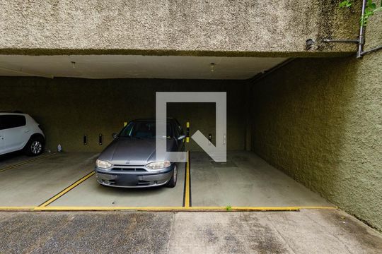 Garagem  de apartamento para alugar com 3 quartos, 90m² em Gutierrez, Belo Horizonte