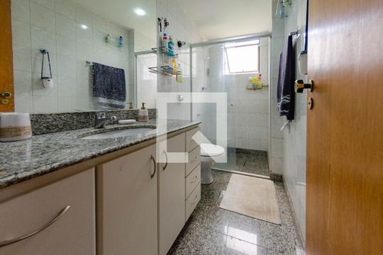 Banheiro Social de apartamento para alugar com 3 quartos, 90m² em Gutierrez, Belo Horizonte