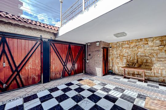 Garagem de casa à venda com 3 quartos, 275m² em Chácara Califórnia, São Paulo