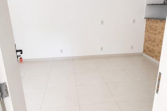 Sala/Cozinha de kitnet/studio para alugar com 1 quarto, 47m² em Ramos, Rio de Janeiro