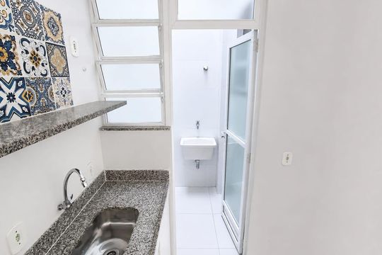 Cozinha de kitnet/studio para alugar com 1 quarto, 47m² em Ramos, Rio de Janeiro