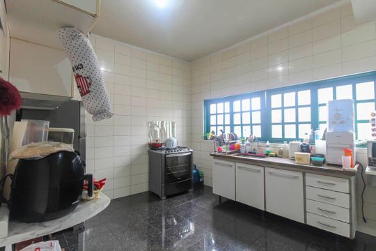 Casa à venda com 4 quartos, 303m² em Jardim Cotching, São Paulo