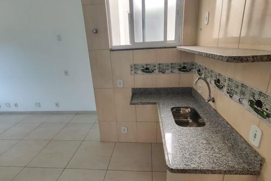 Cozinha de kitnet/studio para alugar com 1 quarto, 30m² em Ramos, Rio de Janeiro