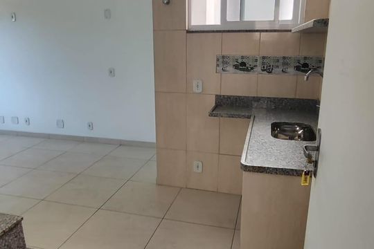 Cozinha/Sala de kitnet/studio para alugar com 1 quarto, 30m² em Ramos, Rio de Janeiro