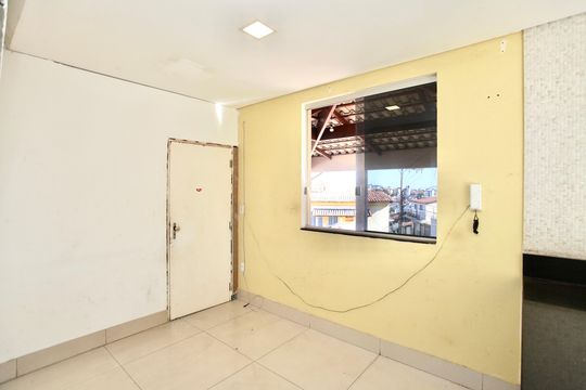 Sala de casa para alugar com 3 quartos, 92m² em Industrial Itau, Contagem