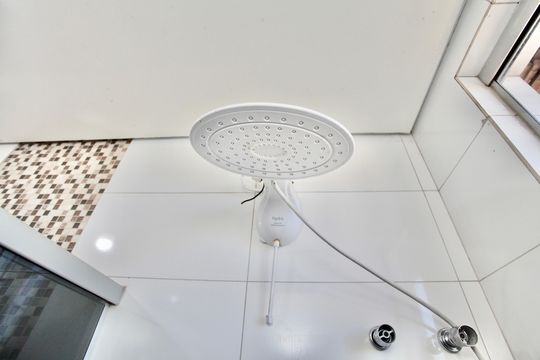 Banheiro Social de casa para alugar com 3 quartos, 92m² em Industrial Itau, Contagem