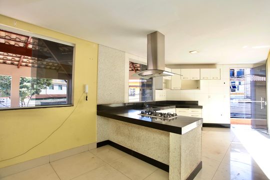Sala de casa para alugar com 3 quartos, 92m² em Industrial Itau, Contagem