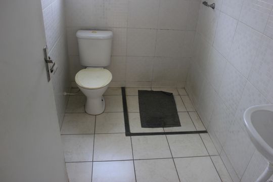 Banheiro  de apartamento para alugar com 2 quartos, 48m² em Vila Sadokim, Guarulhos