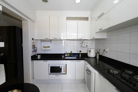 Cozinha de apartamento à venda com 3 quartos, 245m² em Santo Antônio, Belo Horizonte