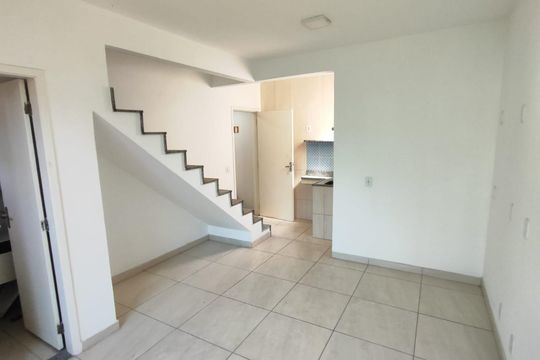 Sala/Quarto de kitnet/studio para alugar com 1 quarto, 25m² em Ramos, Rio de Janeiro
