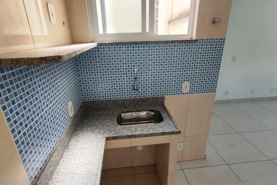 Cozinha de kitnet/studio para alugar com 1 quarto, 25m² em Ramos, Rio de Janeiro