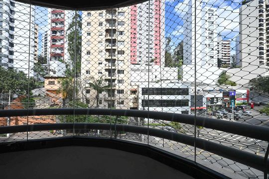 Varanda da Suíte  3 de apartamento para alugar com 3 quartos, 156m² em Vila Andrade, São Paulo