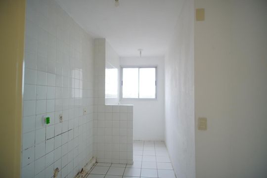 Cozinha de apartamento à venda com 2 quartos, 55m² em Rubem Berta, Porto Alegre