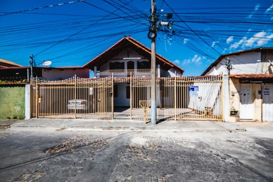 Casa para alugar com 4 quartos, 384m² em Copacabana, Belo Horizonte