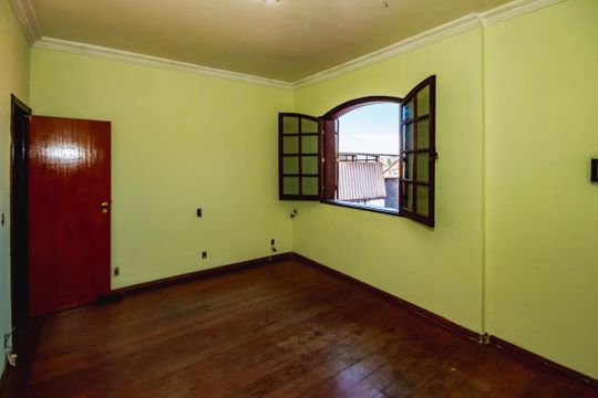 Casa para alugar com 4 quartos, 384m² em Copacabana, Belo Horizonte
