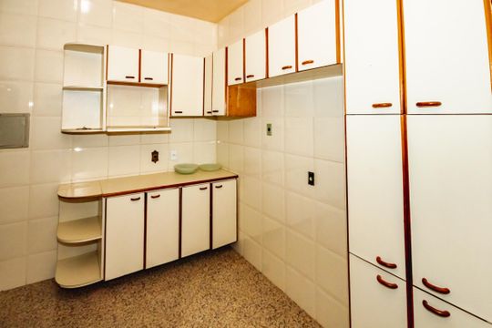 Casa para alugar com 4 quartos, 384m² em Copacabana, Belo Horizonte